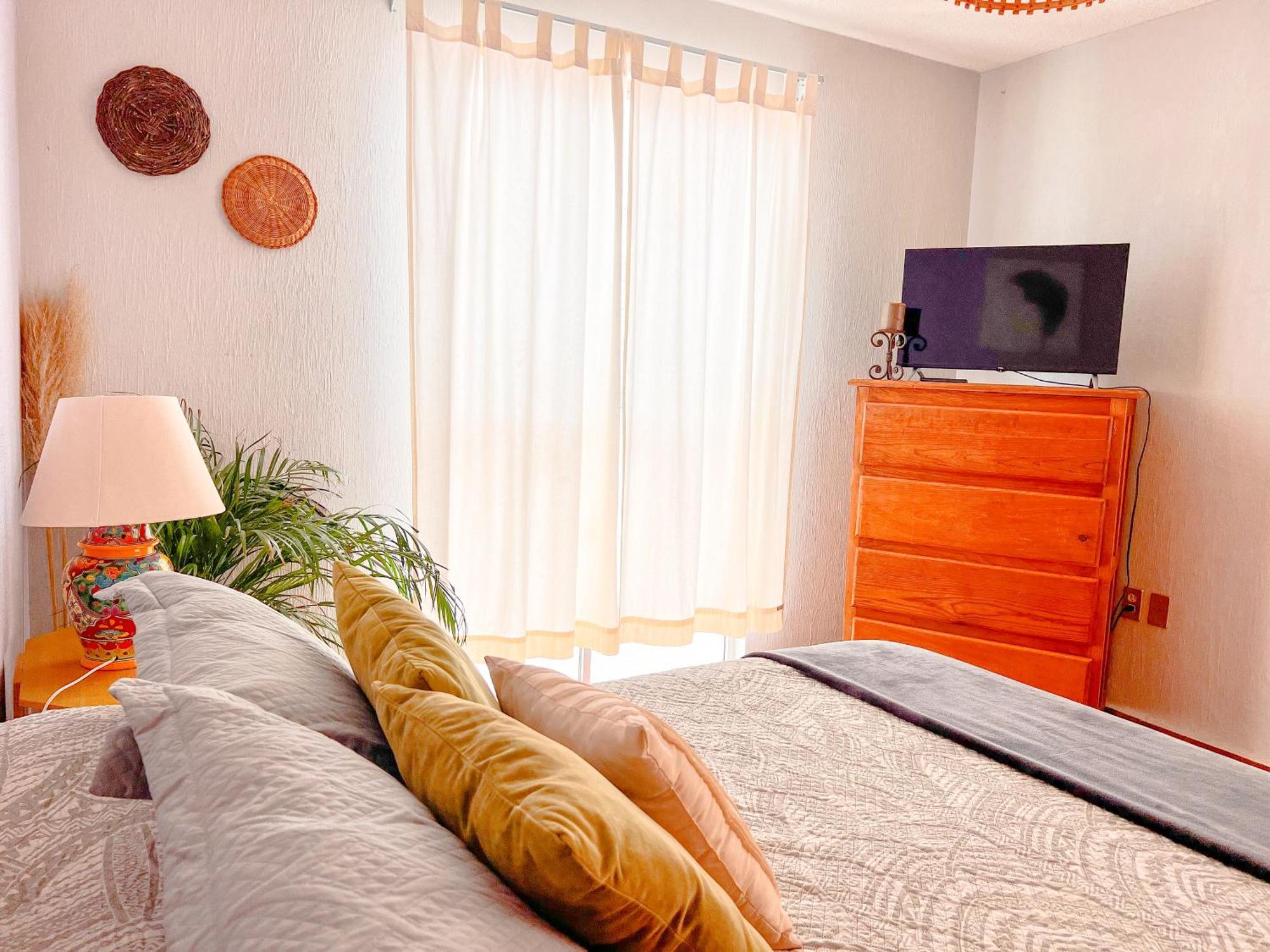 Colorful Family Condo With Terrace And Free Parking Guanajuato Eksteriør billede