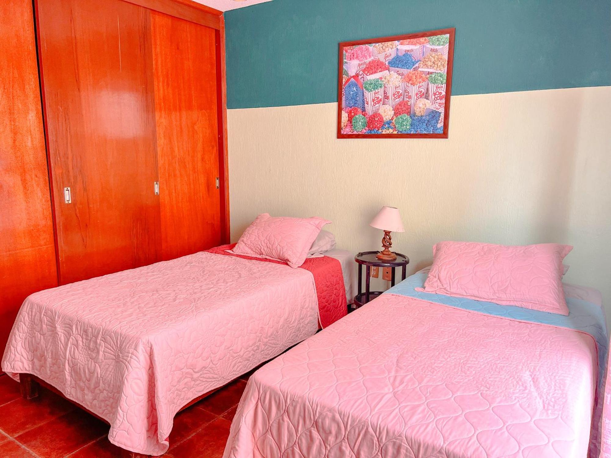 Colorful Family Condo With Terrace And Free Parking Guanajuato Eksteriør billede