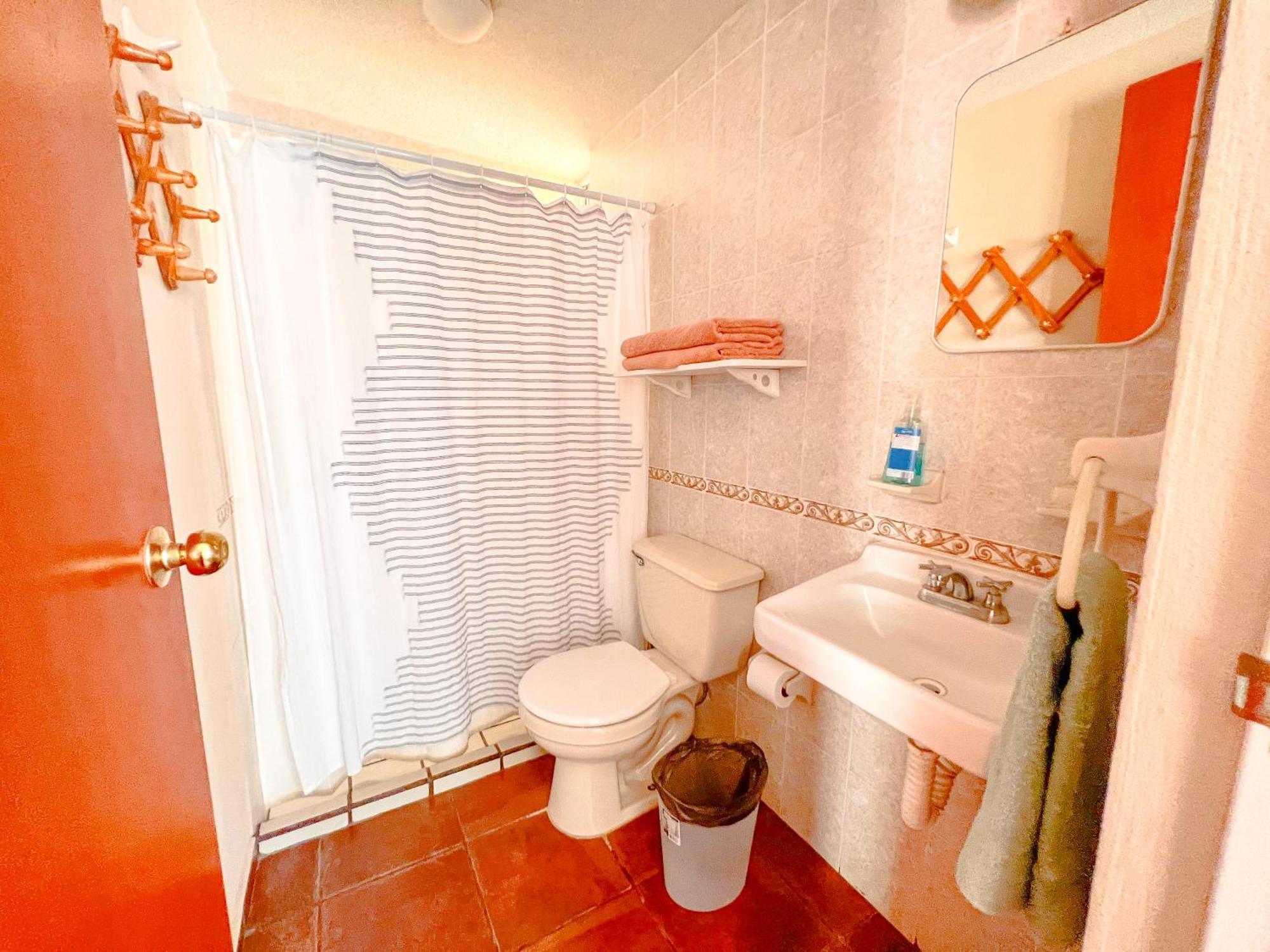 Colorful Family Condo With Terrace And Free Parking Guanajuato Eksteriør billede